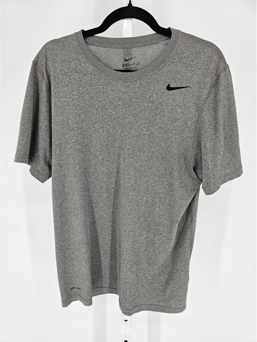 Nike Dri Fit Mens Sz M Short Sleeve Fitted Athletic T Shirt Gray Crew Neck - Picture 1 of 4